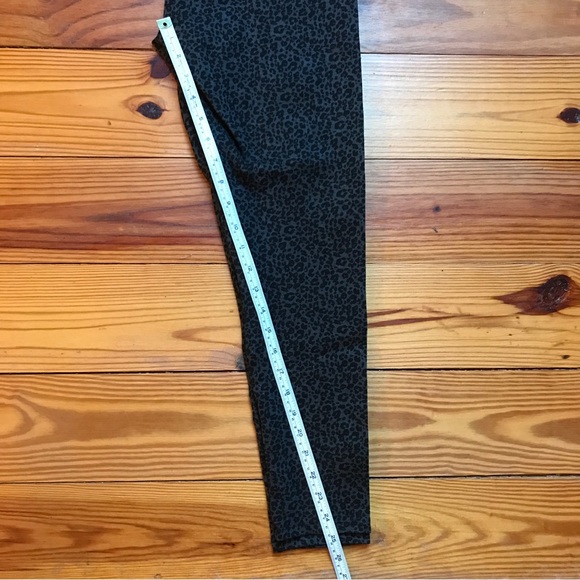 Loft Grey Black Animal Print High Rise Leggings, EUC, M - Picture 9 of 10